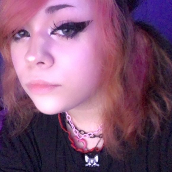 Meet your Posher, Cora - Picture 1 of 1